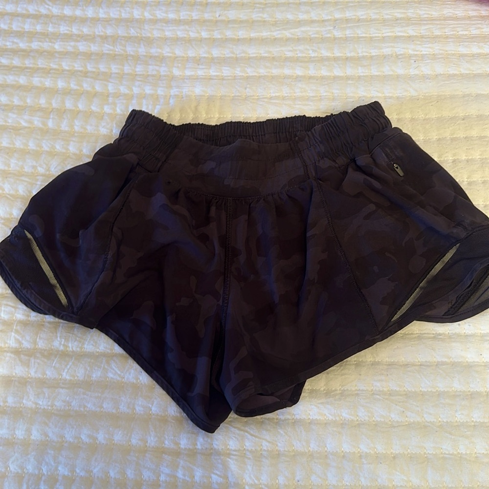 Lululemon shorts 
Size 4